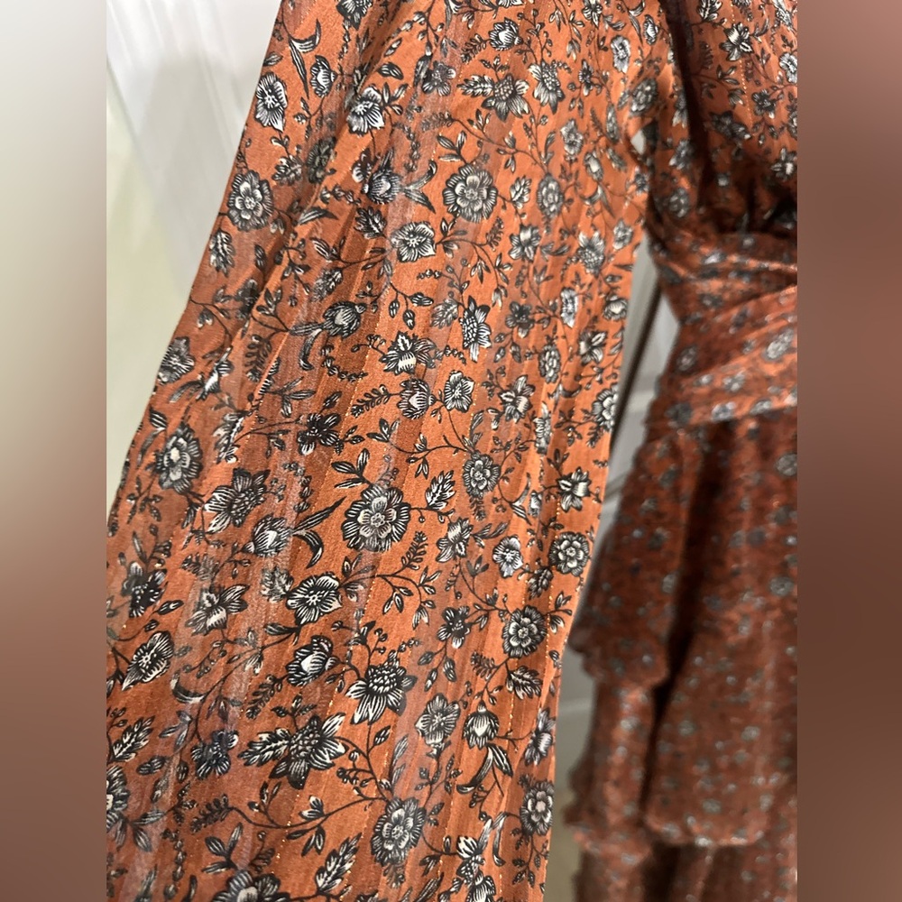 ASTR the label Elegant Brown Floral Maxi Dress - Picture 4 of 5